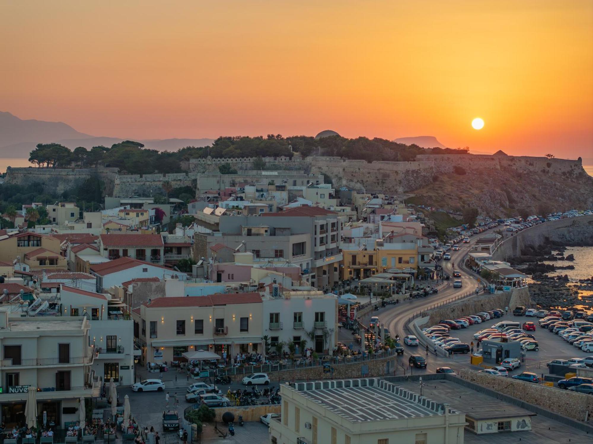 Rettimo Suites, Experience Luxury In The Heart Of Rethymno Extérieur photo